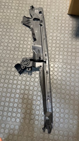 Уплотнитель крыла 51747397491 BMW