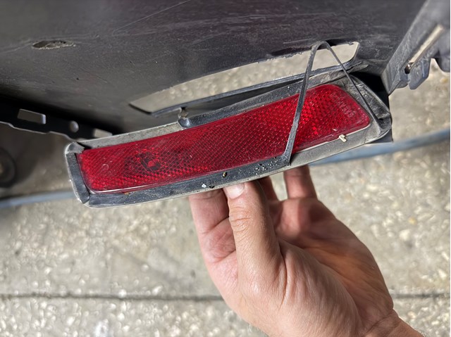 Габарит задний боковой, левый 63147953891 BMW