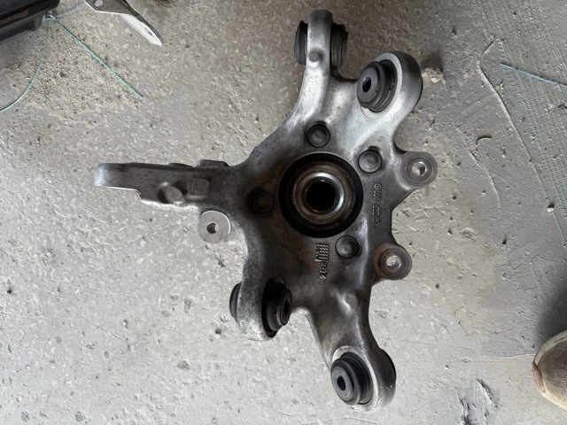 Цапфа поворотного кулака A2233509119 MERCEDES