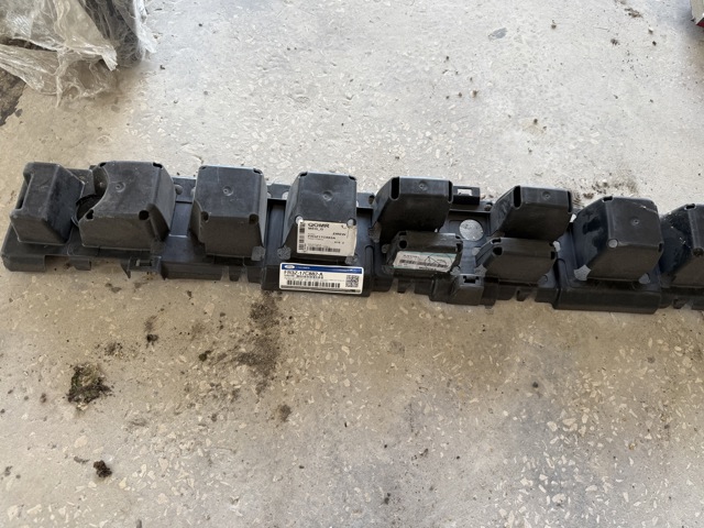 Энергопоглотитель переднего бампера FR3Z17C882A FORD