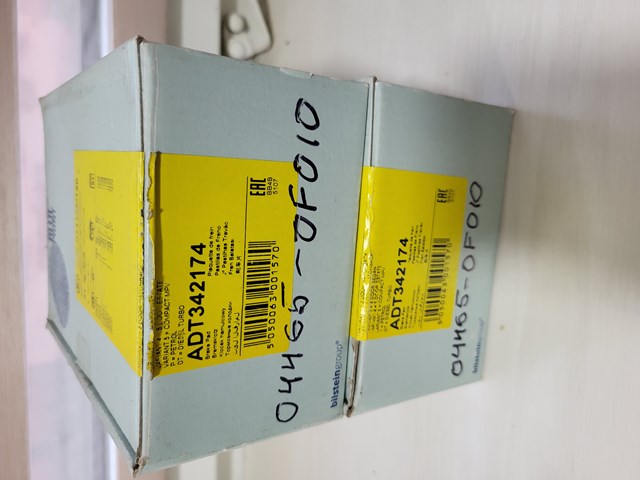 TOYOTA 044650F010 Колодки тормозные передние дисковые в наличии Ужгород