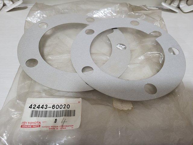 Прокладка фланца поворотного кулака 4244360020 TOYOTA