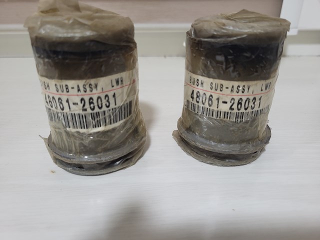 Сайлентблок нижний передней подвески 4806126031 TOYOTA