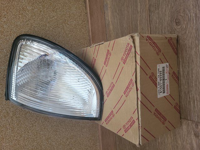 Передний фонарь указателя поворота 8152160350 TOYOTA