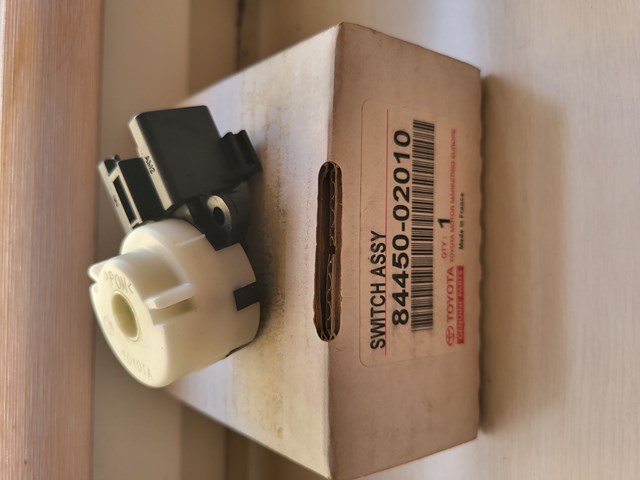 Контакты замка зажигания 8445002010 TOYOTA