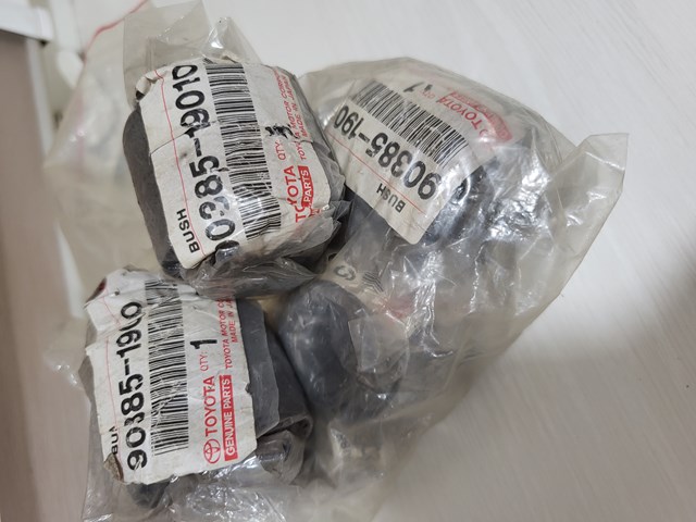 втулка крепления заднего амортизатора 9038519010 TOYOTA