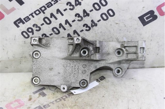 VAG 03G903143A Кронштейн генератора в наличии Ужгород
