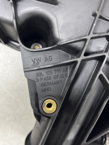 Впускной коллектор Audi A4 B8