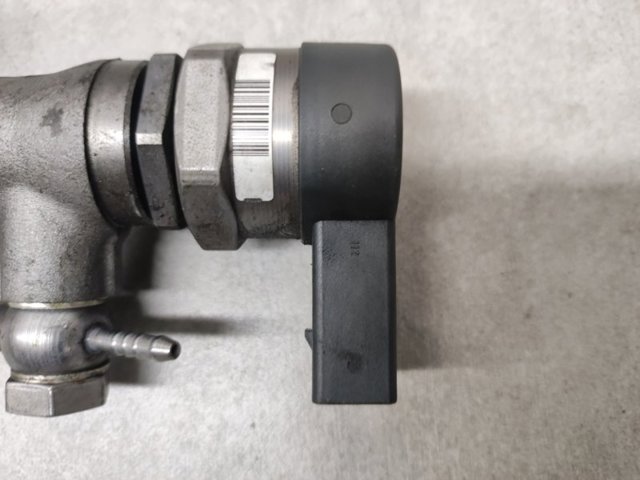 057130764AM VAG Регулятор давления топлива купить в Украина