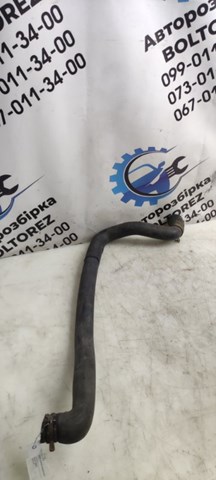 Патрубок радиатора охлаждения нижний 074121051D VAG