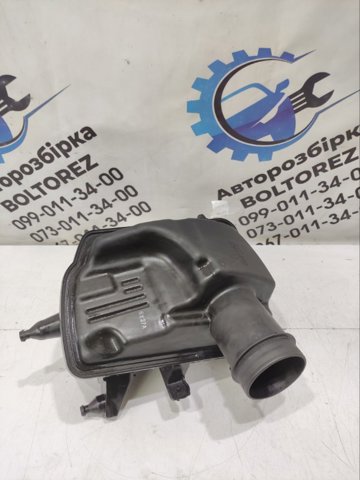  Корпус воздушного фильтра 1026323S01 NISSAN