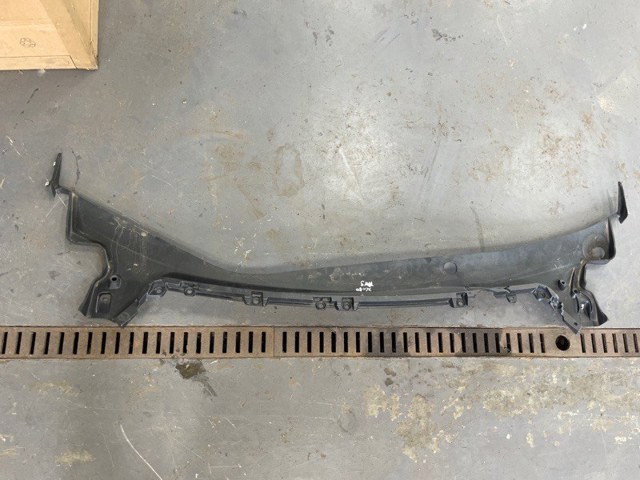 Водосток лобового стекла, жабо 108167600G TESLA