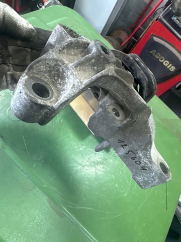 112845638R RENAULT Подушка (опора) двигателя правая купить в Ужгород