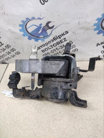 123050R020 TOYOTA Правая подушка двигателя купить в Львов