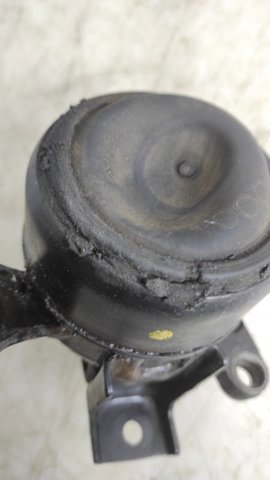 Опора двигателя 1230528150 TOYOTA