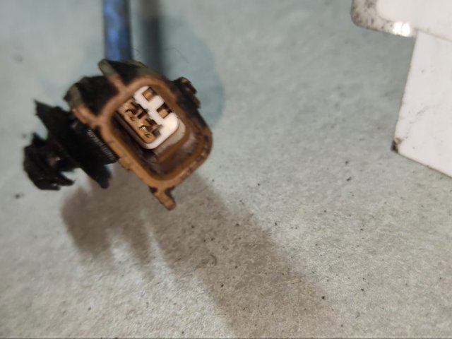 140042975R RENAULT Выпускной коллектор купить в Львов