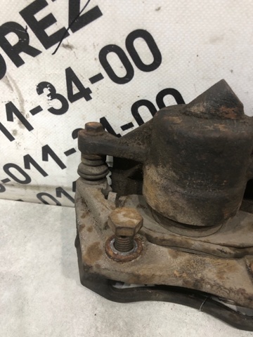 FORD 1500658 Скоба тормозного суппорта переднего в наличии Львов