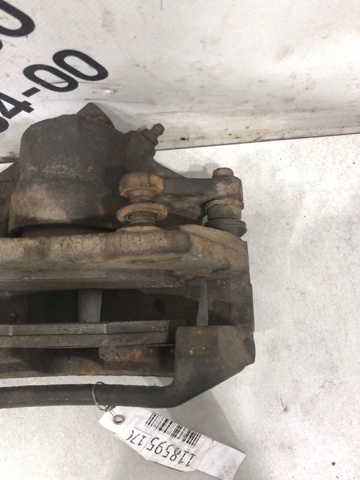 1500658 FORD Скоба тормозного суппорта переднего купить в Сумы