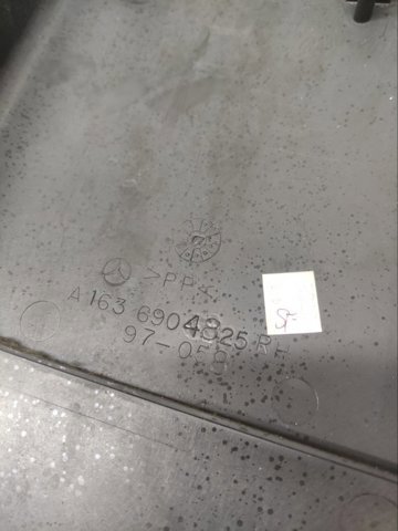 MERCEDES A1636904825 Обшивка стойки кузова внутренняя средняя нижняя правая в наличии Одесса