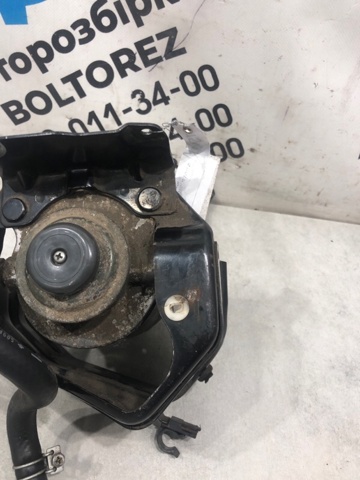Кронштейн топливного фильтра 164018H800 NISSAN