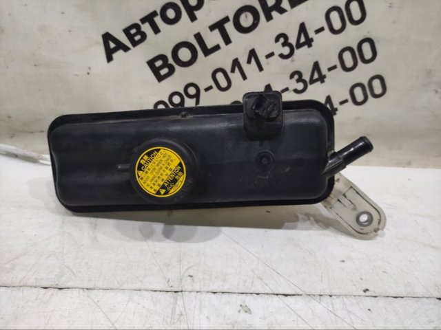 Расширительный бачок охлаждения 1647026120 TOYOTA