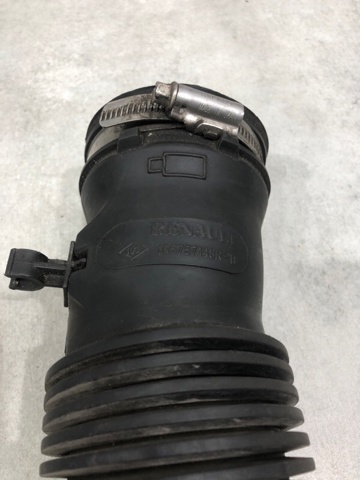 RENAULT 165757148R Патрубок расходомера воздуха в наличии Житомир