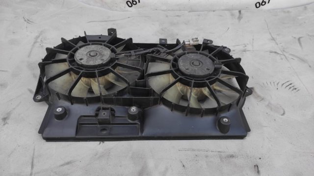 Кожух радиатора охлаждения 1671126120 TOYOTA