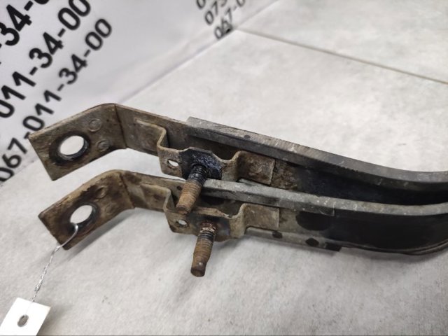 1705A095 MITSUBISHI Кронштейн бака топливного купить в Киев