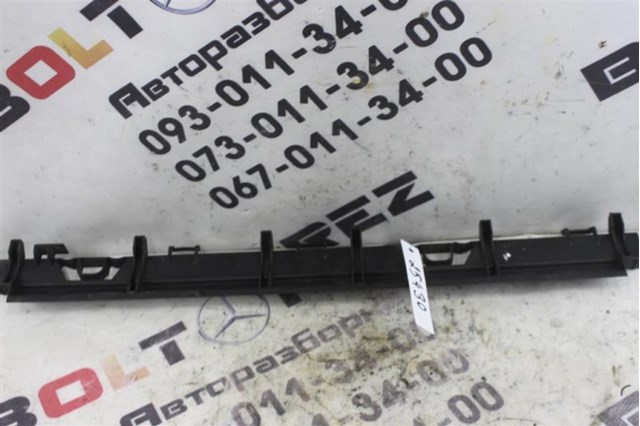 Кронштейн радиатора нижний 17111436245 BMW