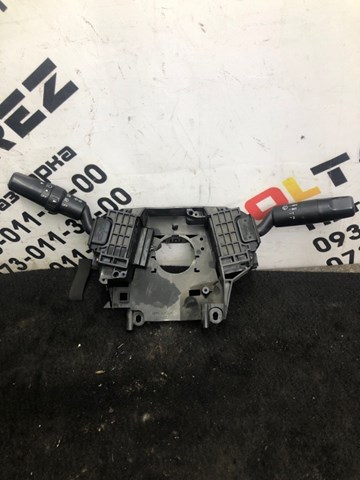 Переключатель подрулевой в сборе 17D682 MAZDA