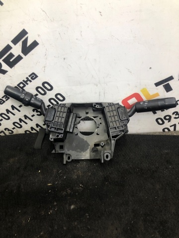 Переключатель подрулевой 17D682 MAZDA