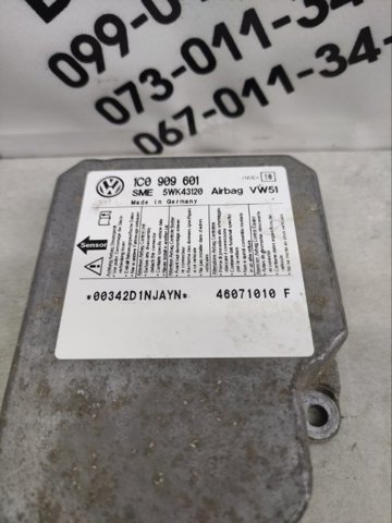 1C0909601 Модуль-процессор управления подушкой безопасности (ЭБУ AIRBAG) купить Ужгород
