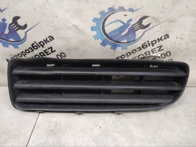 Решетка переднего бампера, левая 1U0807367B VAG