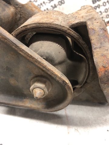 HYUNDAI 2181026750 Правая подушка двигателя в наличии Киев