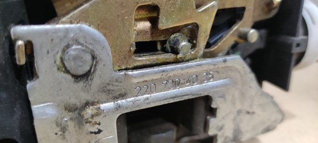 MERCEDES 2207304035 в наличии Полтава