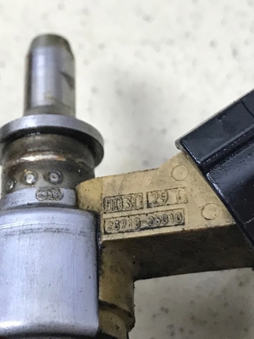 Регулятор давления топлива 2371026010 TOYOTA