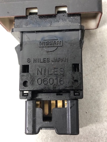 25290JG000 NISSAN Кнопка аварийки купить в Ужгород