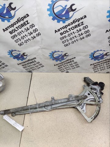 Мотор стеклоподъемника двери задней, левой 2621000940 TOYOTA