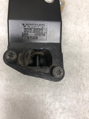 VOLVO 30612856 Замок открывания лючка бензобака в наличии Запорожье