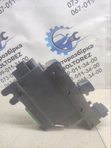 VOLVO 30658695 Кнопочный блок управления стеклоподъемником передний правый в наличии Николаев