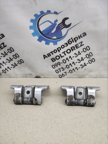 Петля двери задней (багажной 3/5-й) 30674732 VOLVO