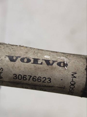 VOLVO 30676623 Шланг кондиционера, от осушителя к компрессору в наличии Запорожье