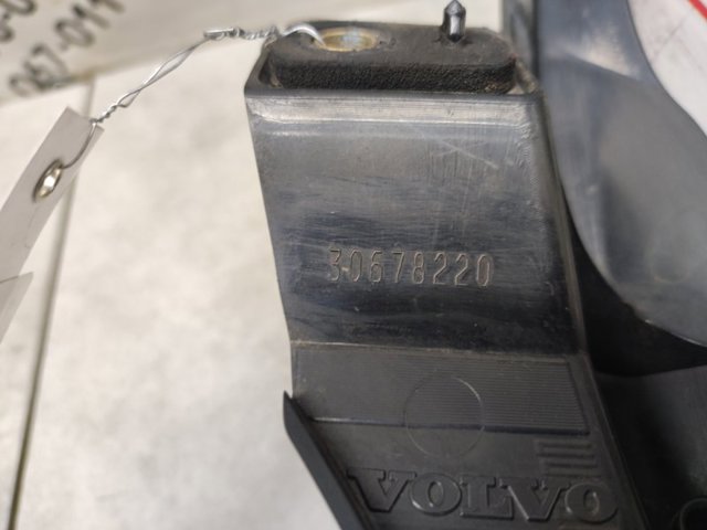 VOLVO 30678220 Фонарь задний левый верхний в наличии Черновцы