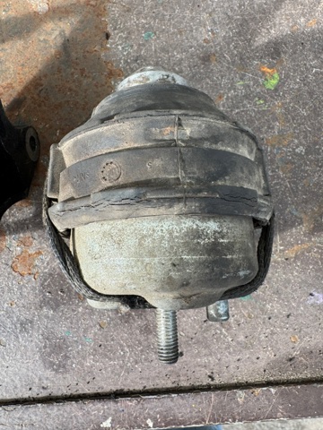 30680751 VOLVO Передняя опора двигателя купить в Хмельницкий