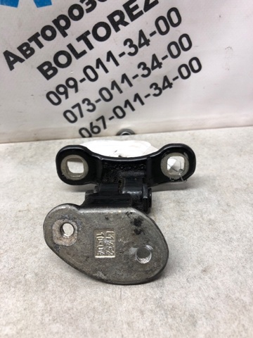 Петля двери задней левой 30745390 VOLVO