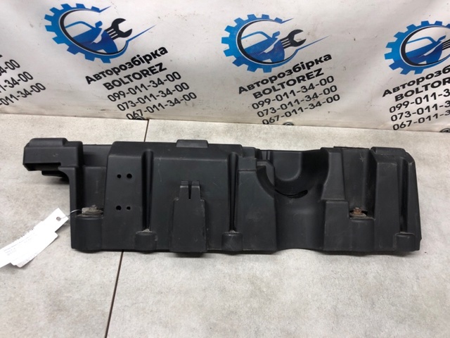 VOLVO 30757533 Крышка двигателя в наличии Ровно
