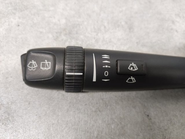 VOLVO 30768101 Правый подрулевой переключатель в наличии Одесса