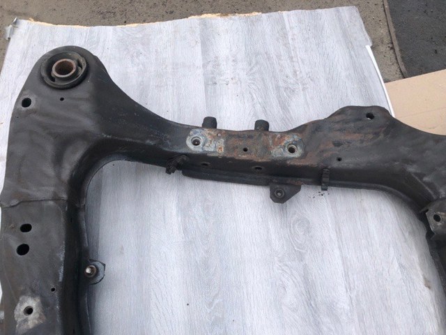 Балка передней подвески 30776400 VOLVO
