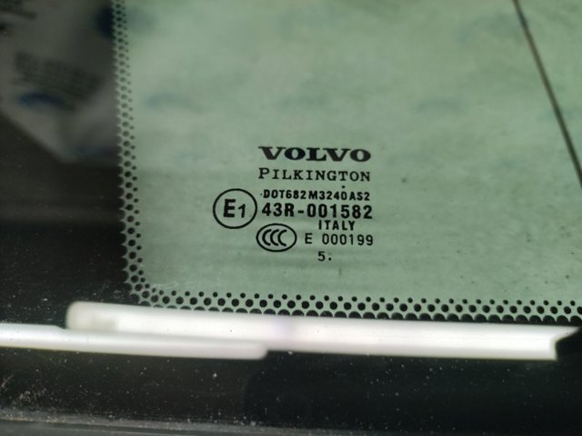 VOLVO 30779650 Стекло кузова (багажного отсека) левое в наличии Чернигов