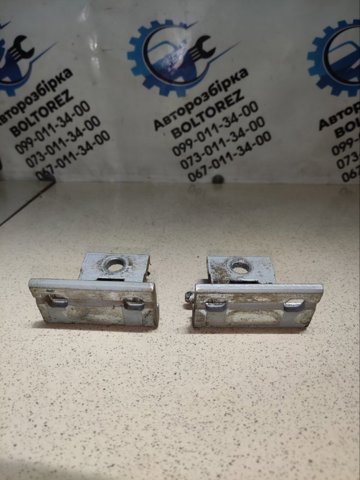30784906 VOLVO Петля двери задней правой купить в Киев